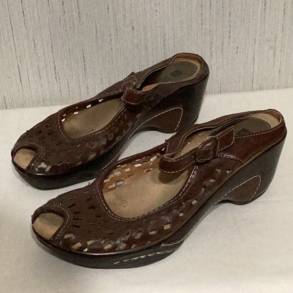 White mountain clogs. - Picture 4 of 7